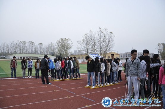 “凝练-拓展”素质拓展训练圆满结束3_副本.jpg “凝练-拓展”素质拓展训练圆满结束3_副本.jpg