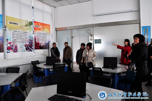 　山东省中高职“五年制国际贸易实务专业教学指导方案开发”研讨会在我院召开1.JPG