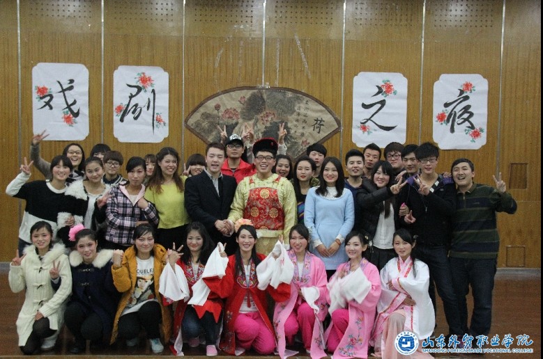 “戏剧之夜”文艺演出圆满完成.jpg “戏剧之夜”文艺演出圆满完成.jpg